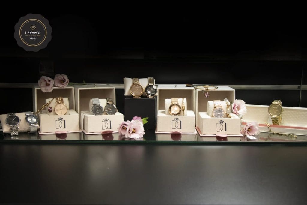 תכשיטים ושעונים